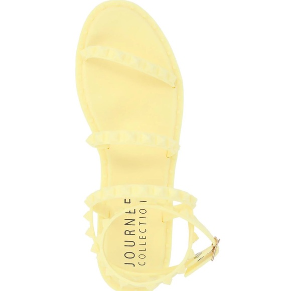 Journee Collection Saphira Solid Flatform Sandals - Picture 3 of 6